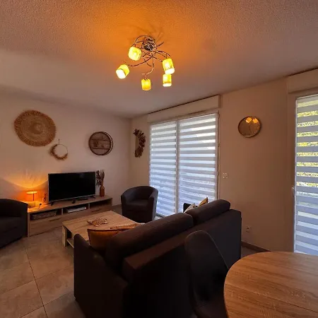 Mini-villa With Swimming Pool In Holiday home