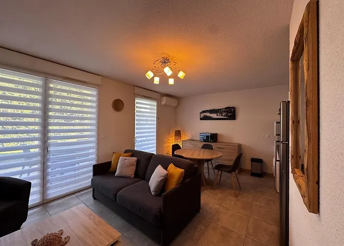 בית נופש Mini-villa With Swimming Pool In בוניפסיו