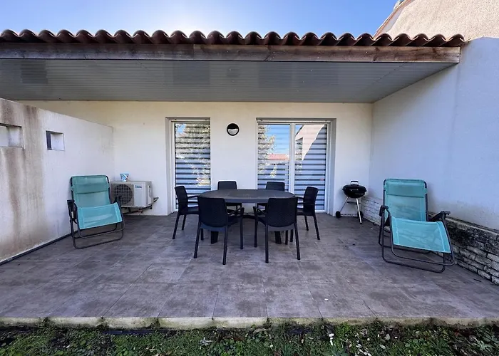 Mini-villa With Swimming Pool In בוניפסיו