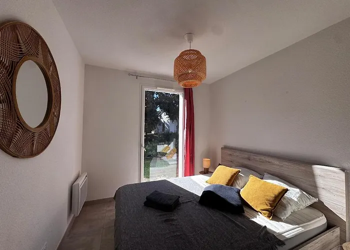 בית נופש Mini-villa With Swimming Pool In